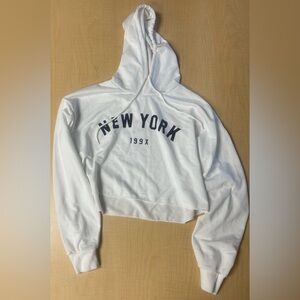 New Women’s White New York Graphic Hoodie size small